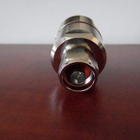 CON. AMPHE N MACHO PARA CABLE NORMAL DE 7/8"